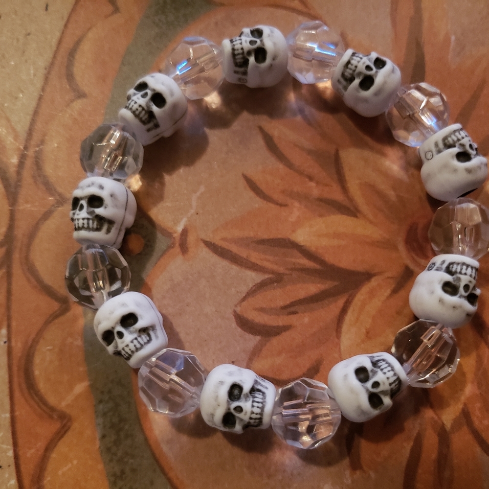 Bracelets - Picture 2 of 16
